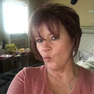 Meet your Posher, Lora